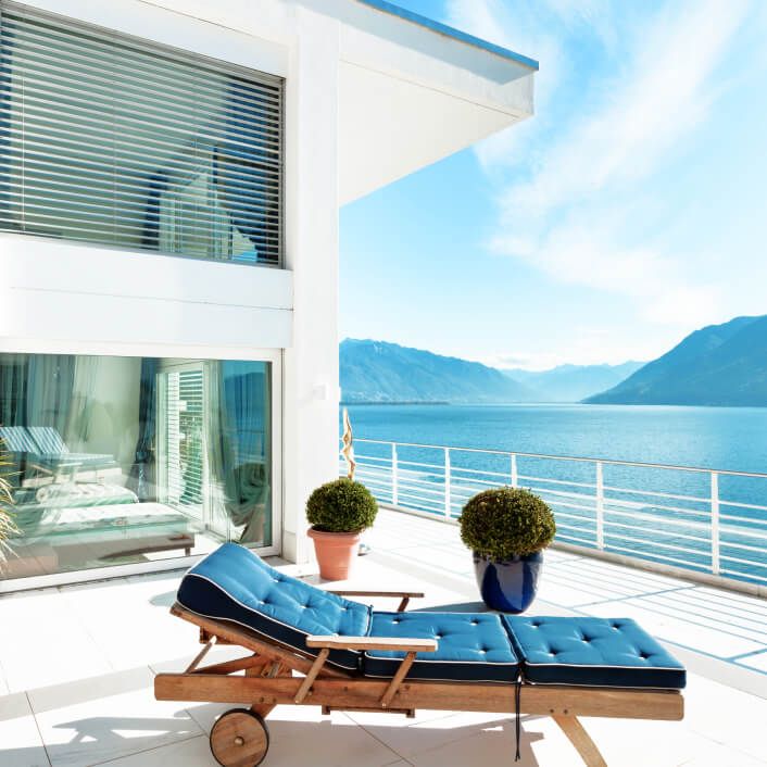 ШЕТ ЕЛДЕГІ ТҰРҒЫН ҮЙ